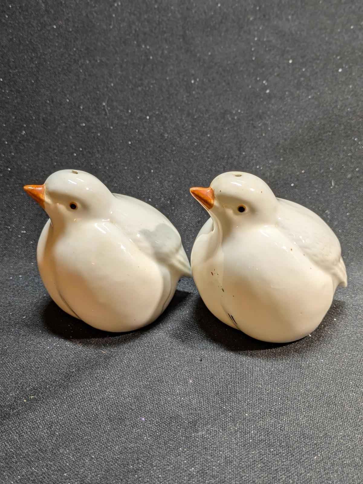 Two Turtle Doves, salt & pepper shakers.  Ceramic. Vintage - Shop Under The Cedar