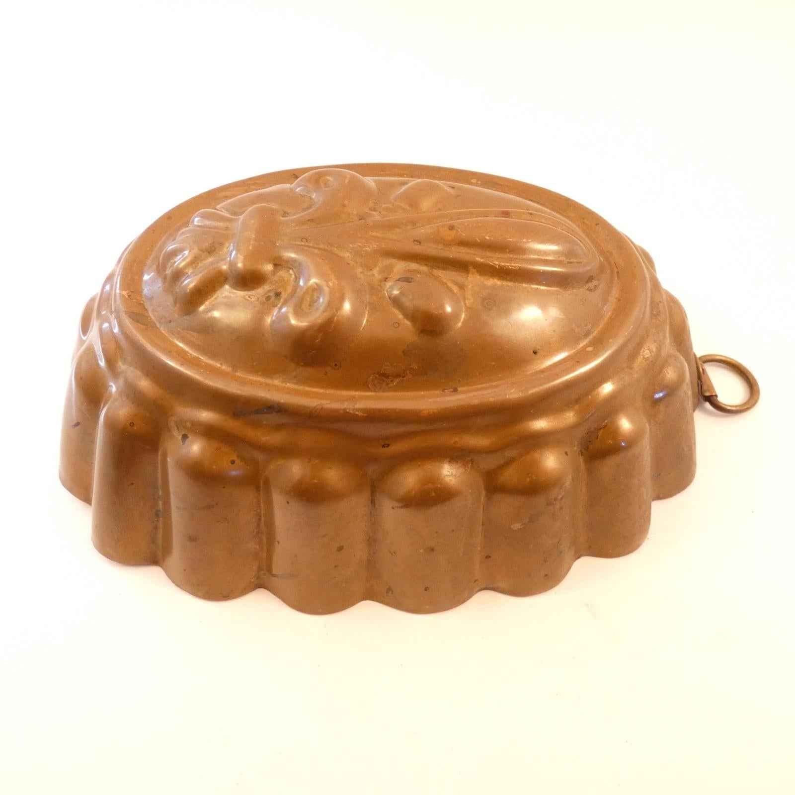 Samarius Copper fleur de lis aspic mold made in Shelton Conn. 1920's 6.5in x - Shop Under The Cedar