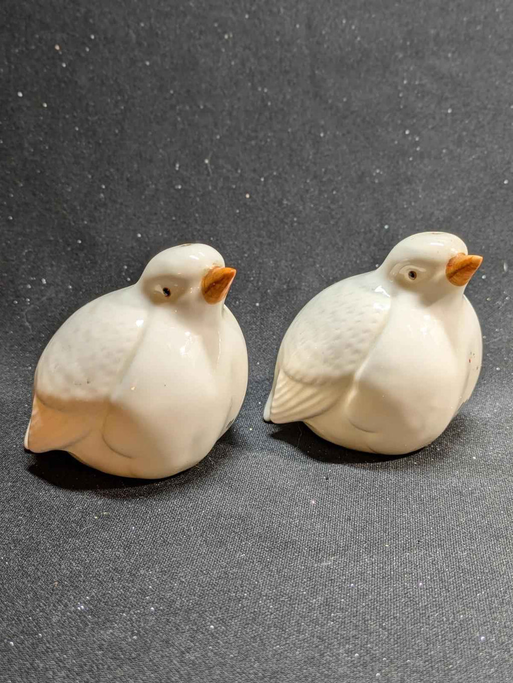 Two Turtle Doves, salt & pepper shakers.  Ceramic. Vintage - Shop Under The Cedar