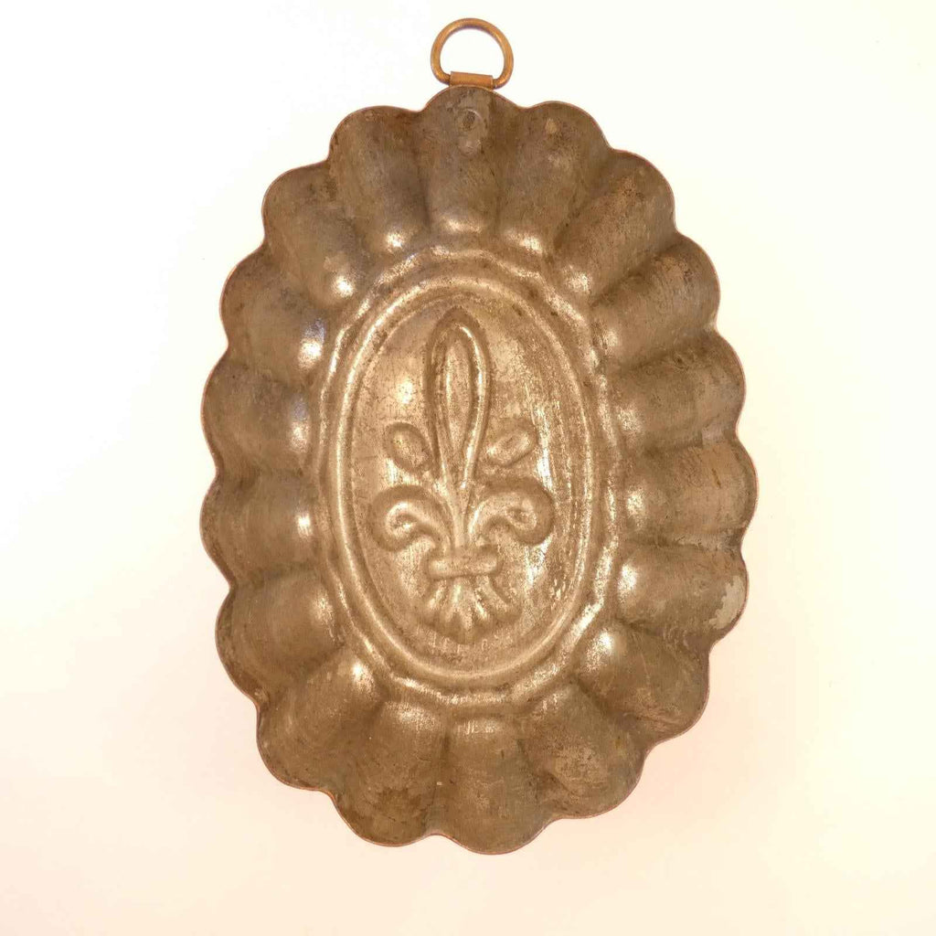 Samarius Copper fleur de lis aspic mold made in Shelton Conn. 1920's 6.5in x - Shop Under The Cedar