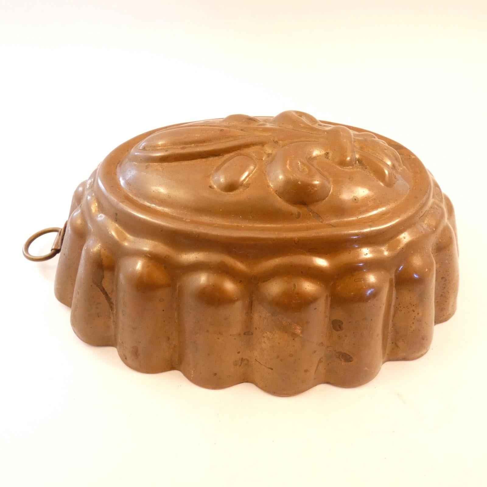 Samarius Copper fleur de lis aspic mold made in Shelton Conn. 1920's 6.5in x - Shop Under The Cedar