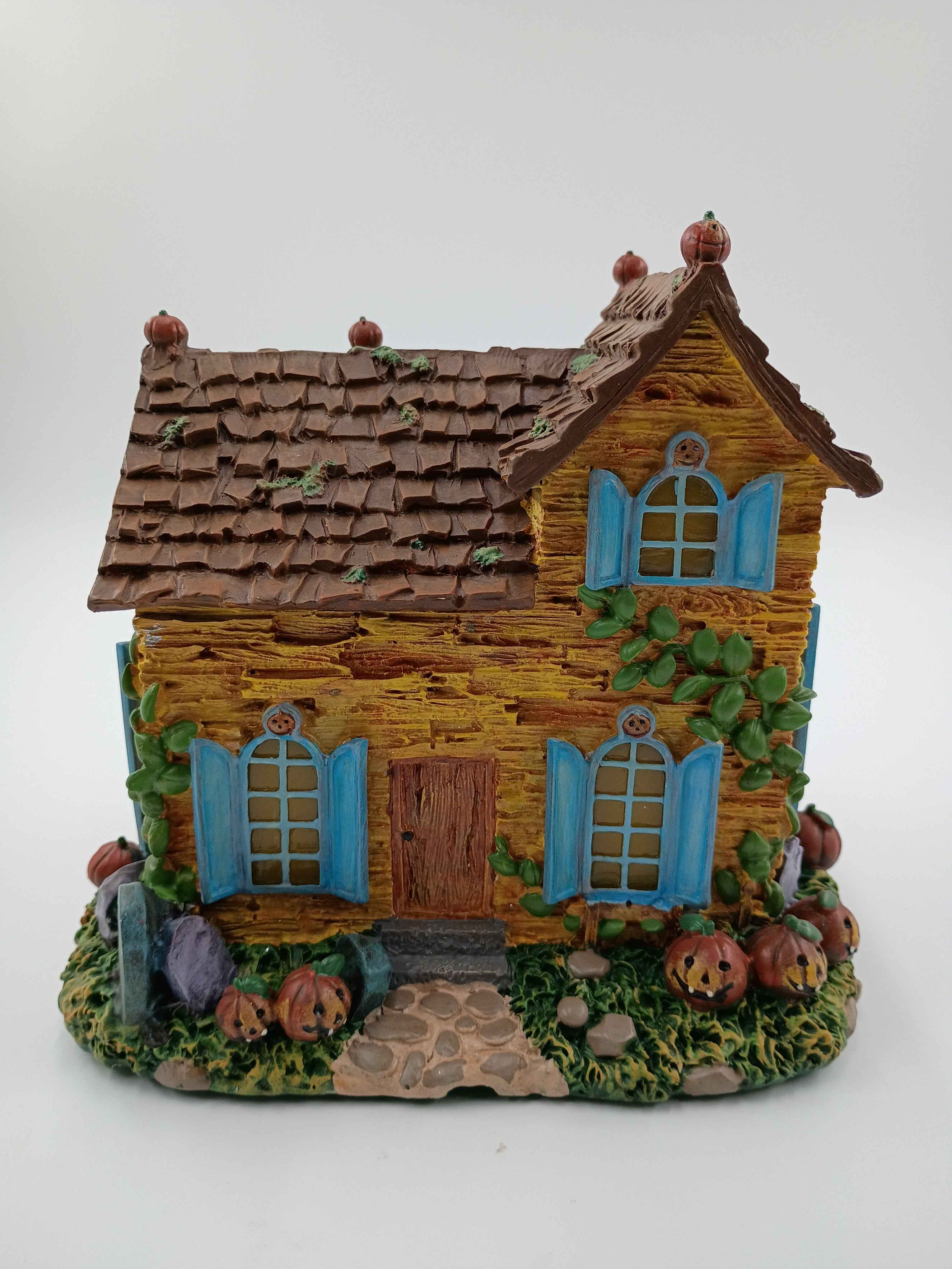 2005 Hawthorne Village Kanga’s Costume Shop Pooh’s Haunted Acre Halloween Lighted Building - Shop Under The Cedar