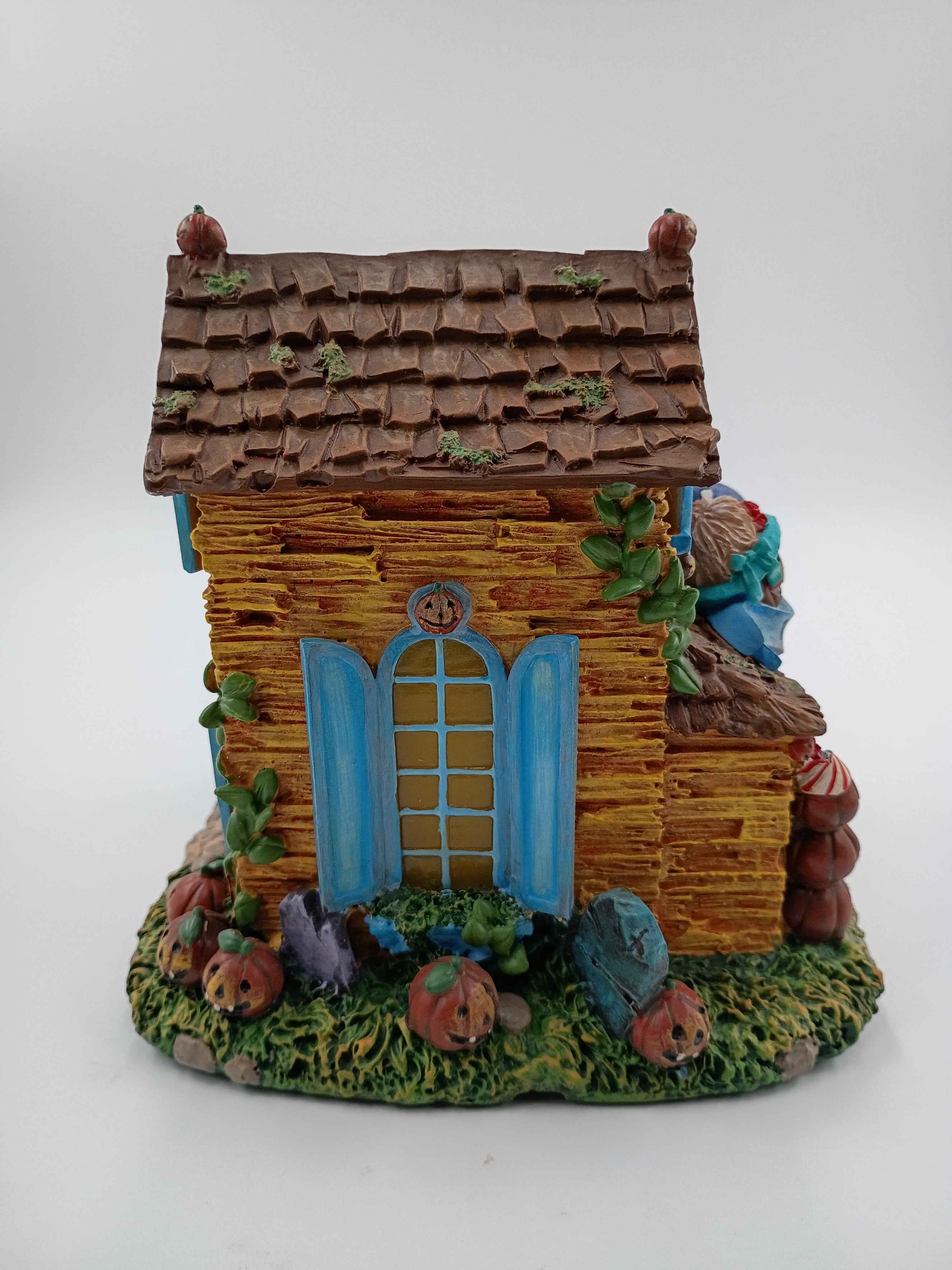 2005 Hawthorne Village Kanga’s Costume Shop Pooh’s Haunted Acre Halloween Lighted Building - Shop Under The Cedar