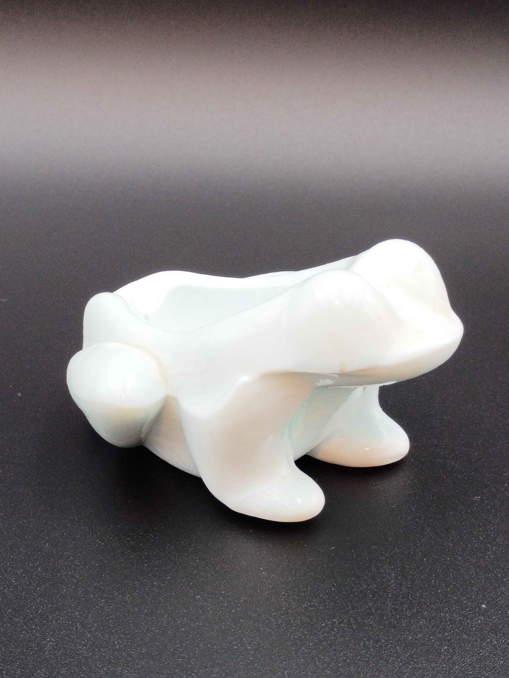 Vintage Milk Glass Frog Ashtray Or Pipe Holder
