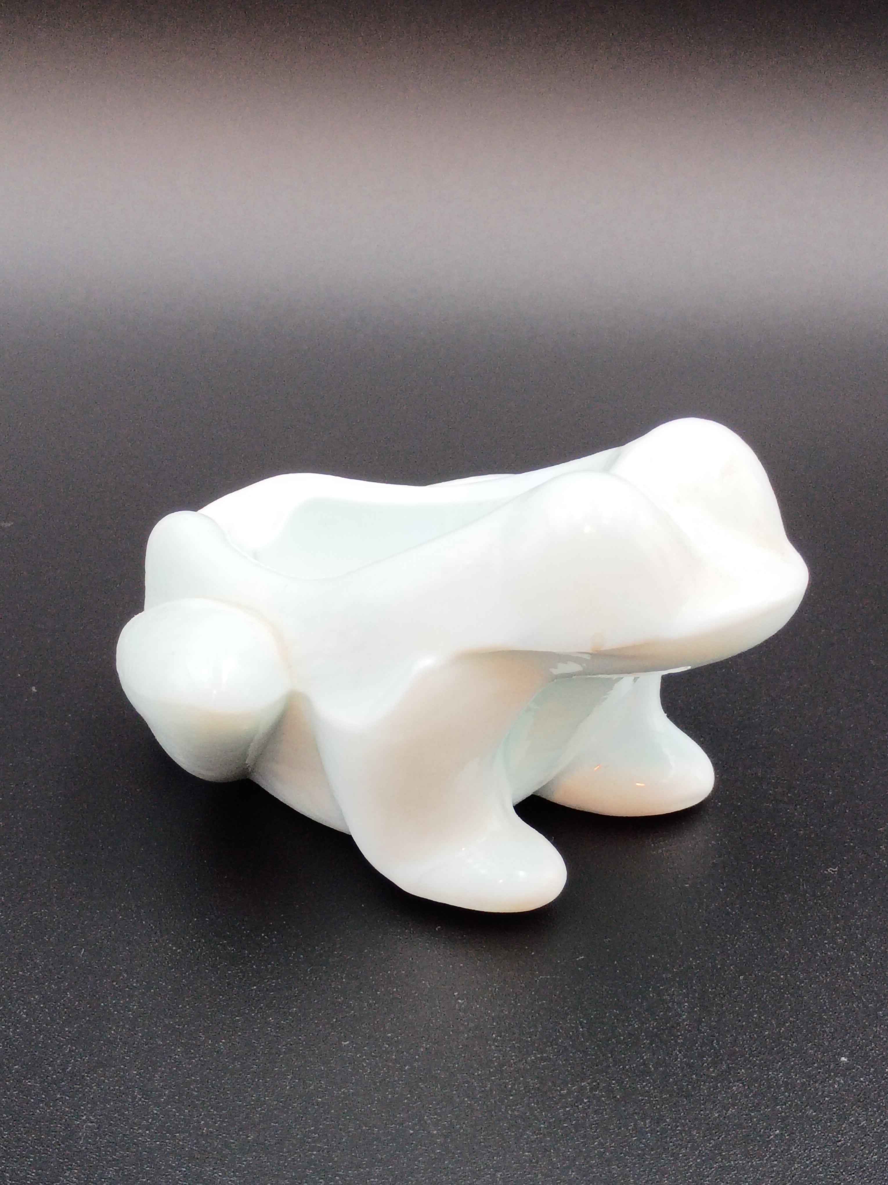 Vintage Milk Glass Frog Ashtray Or Pipe Holder
